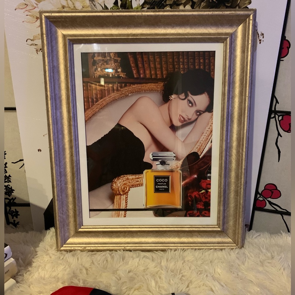 COPY - Framed CHANEL N.5 and Shalom Harlow photo quality images.❤️🌺‼️